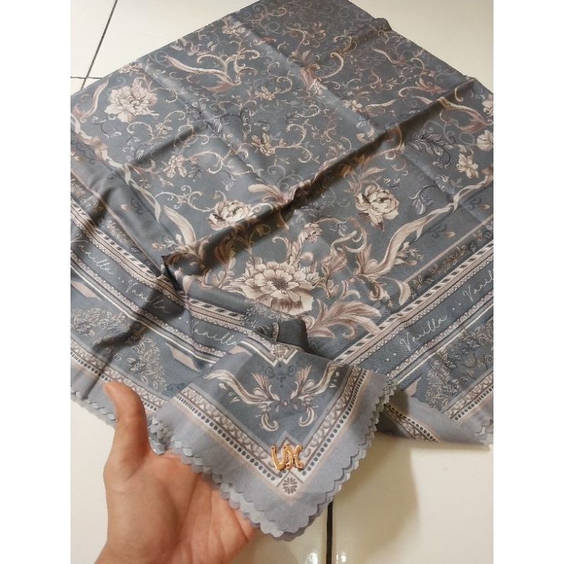 Preloved PL Vanilla Hijab VH Tudejul Scarf