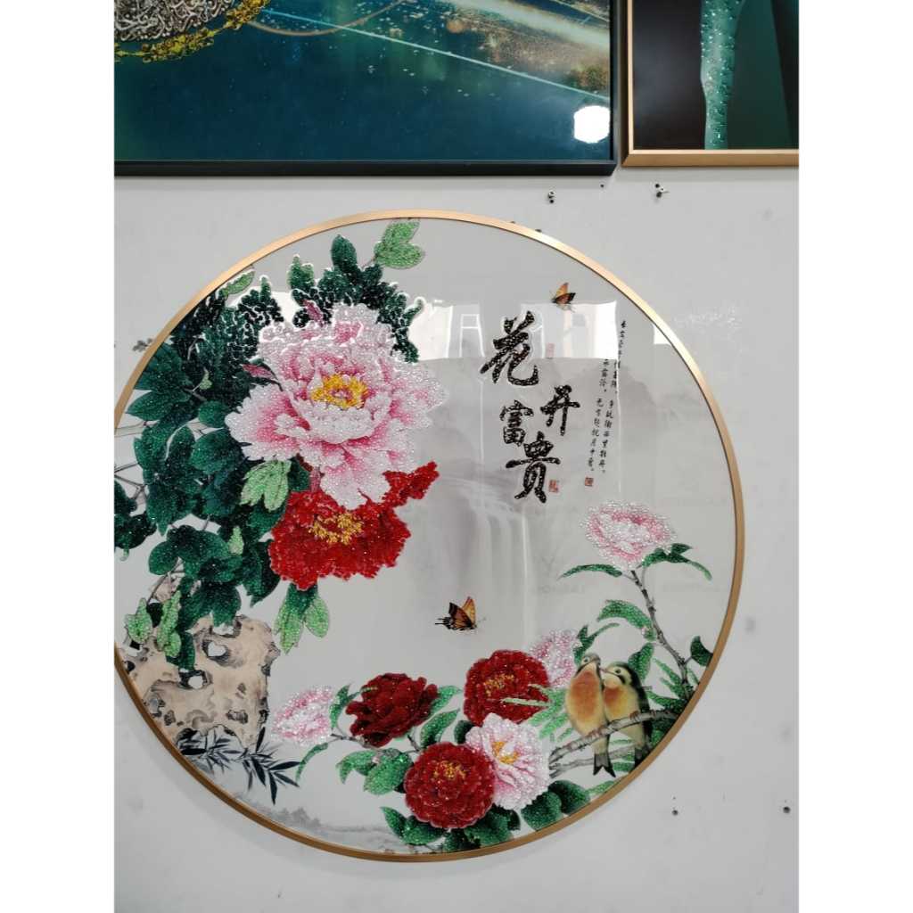 Lukisan Dinding Diamond Crystal Painting 5D Bentuk Bulat Frame Warna Gold / Black Gambar Bunga