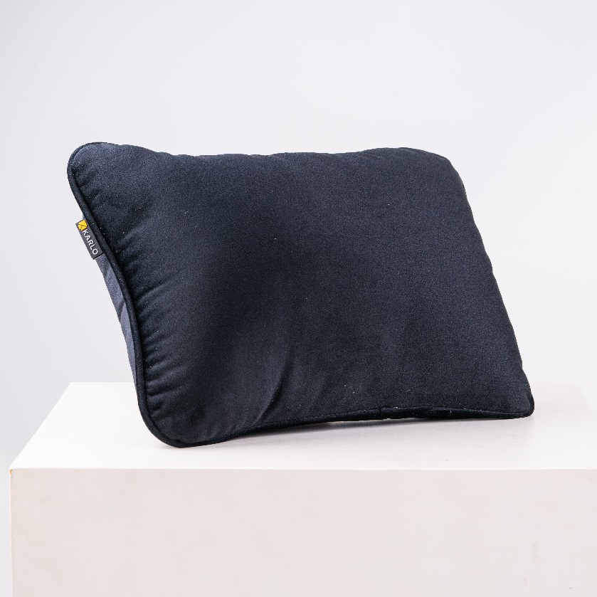Bantal Pinggang Karlo Hennessy Black