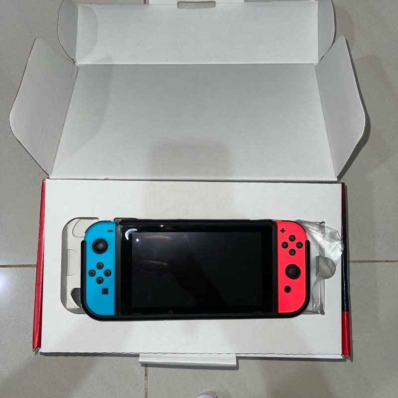 Nintendo Switch V2 Neon OFW Second + Screen Protector + Hardcase