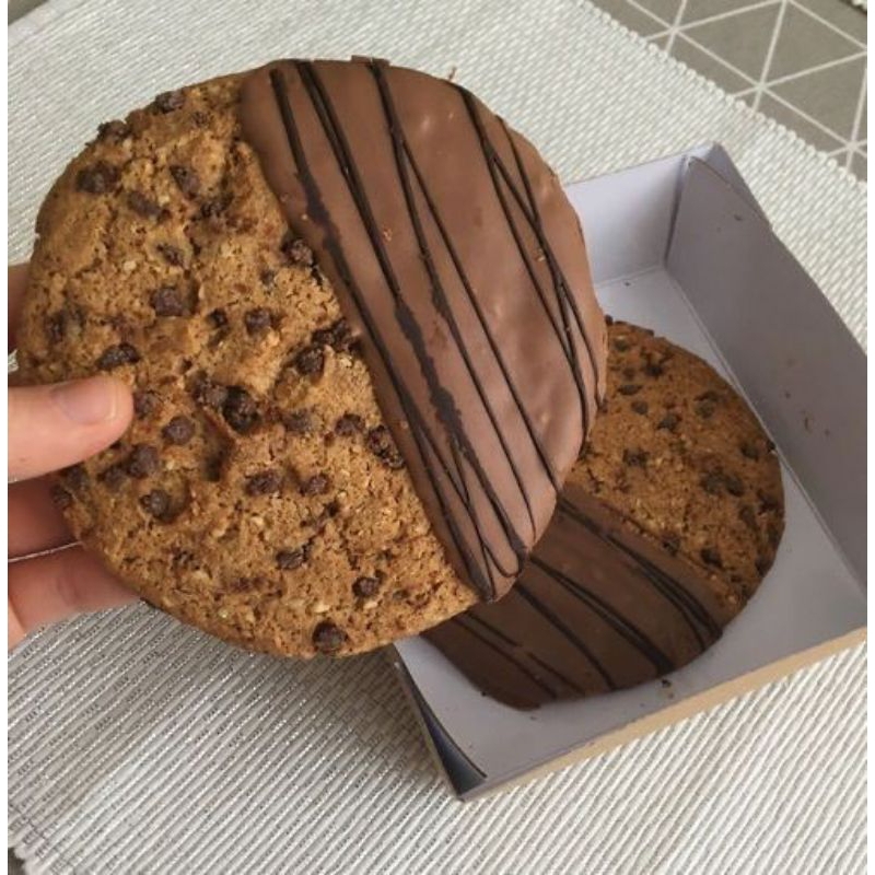 

giant cookies by dostik_chocodoby
