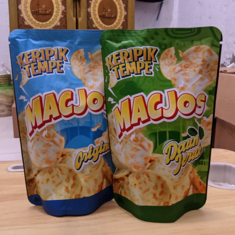 

MACJOS KERIPIK TEMPE ANEKA RASA isi 100 Gram