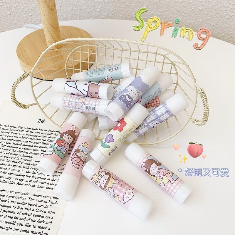 

Lem Perekat Kertas Glue Stick Motif Lucu Lem Stik Batang Sekolah Kantor Korea Terlaris Lem Serbaguna
