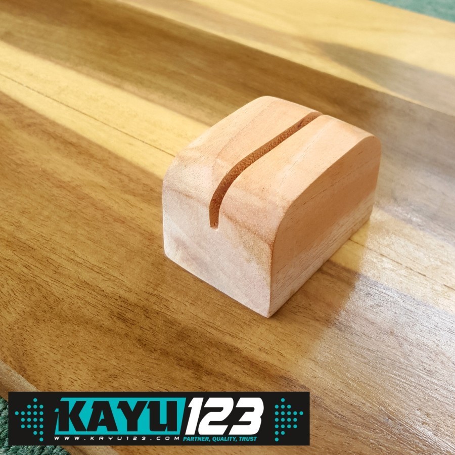 

Wooden Card Holder Ukuran 6,5x4 cm Tempat Kartu (WCH-06)