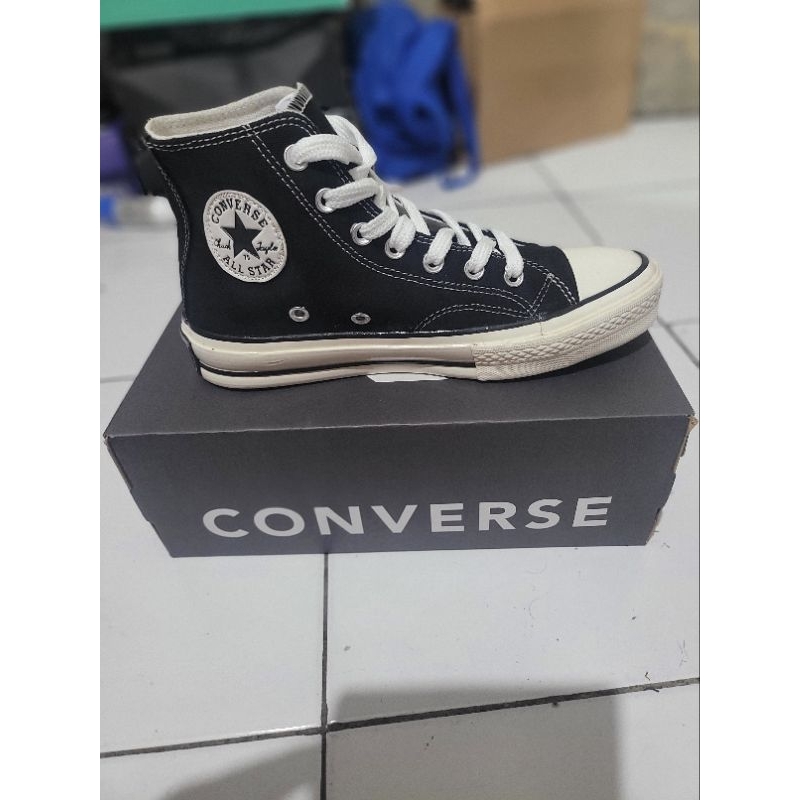 Sneakers Kanvas High hitam putih