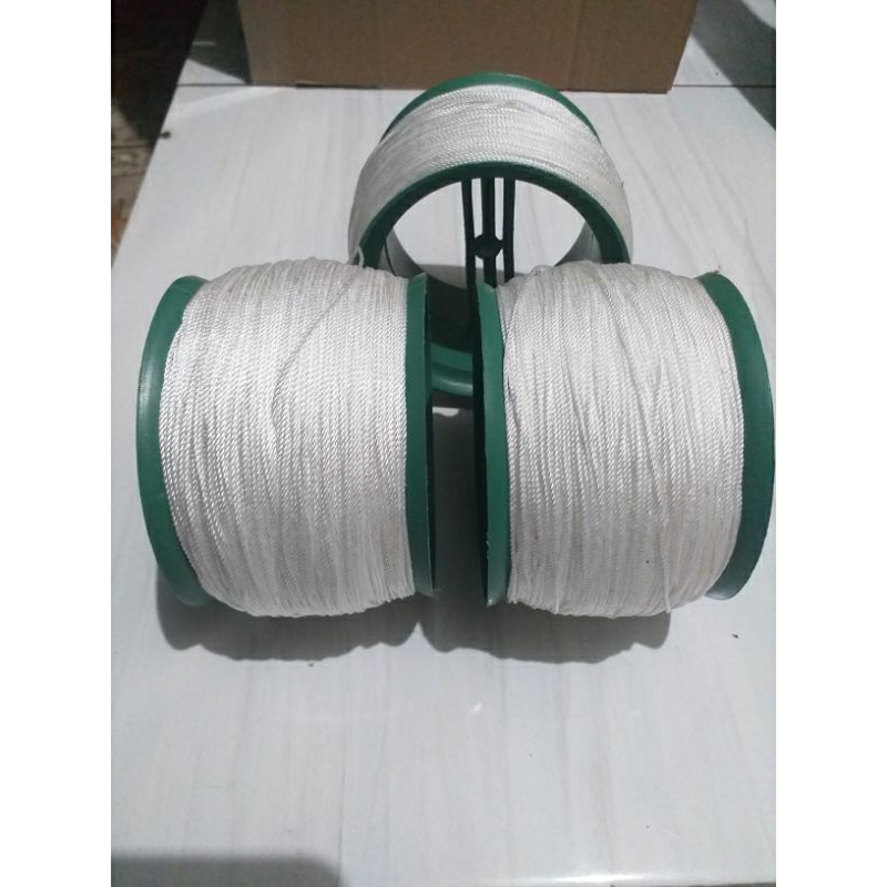 Benang Nilon Layangan Koang 200 Meter tanpa Sambungan