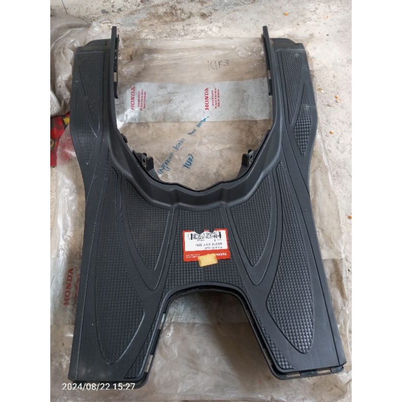 64310-KVY-900 cover lantai pijakan kaki beat karbu original ahm