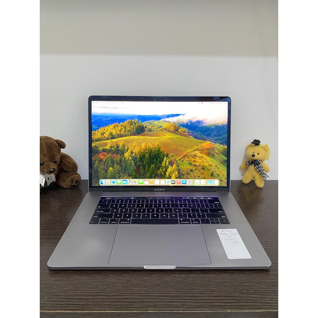 Macbook Pro 15 inch Touchbar Ram 32GB SSD 500GB Core i7 2018 bukan 2019