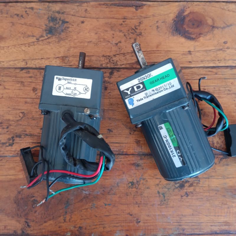 YADA TRANSMISSION Ac Dinamo Motor Gearbox 10W 220V 45 Rpm Ratio 1:30