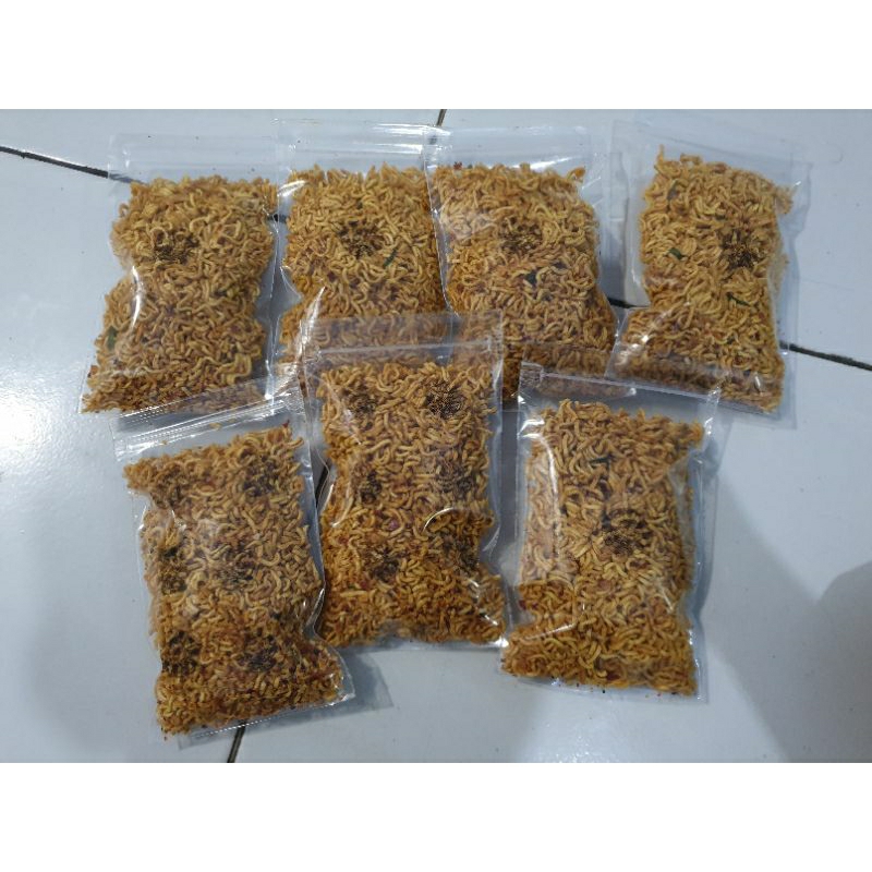 

Mie Kremes Daun Jeruk Gurih Pedas Termurah Harga Grosir