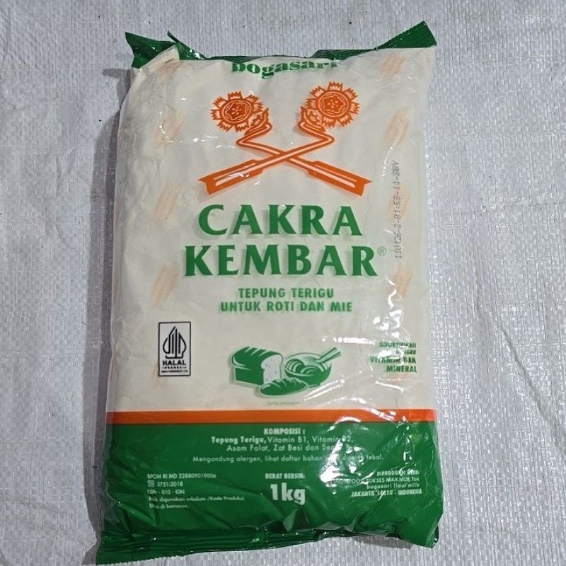 

Tepung terigu cakra kembar bogasari 1kg