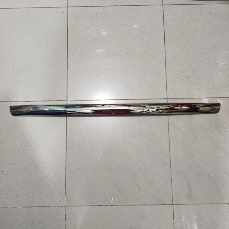 Garnish List Trunklid Bagasi Belakang Avanza 2012 Up Original