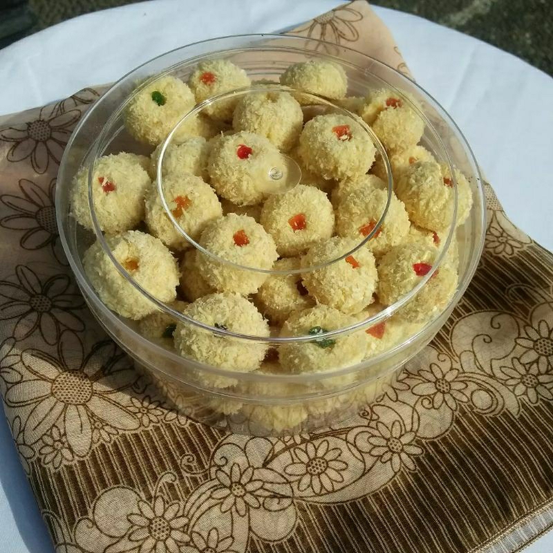 

Coconut Ball Kue kering lebaran Premium