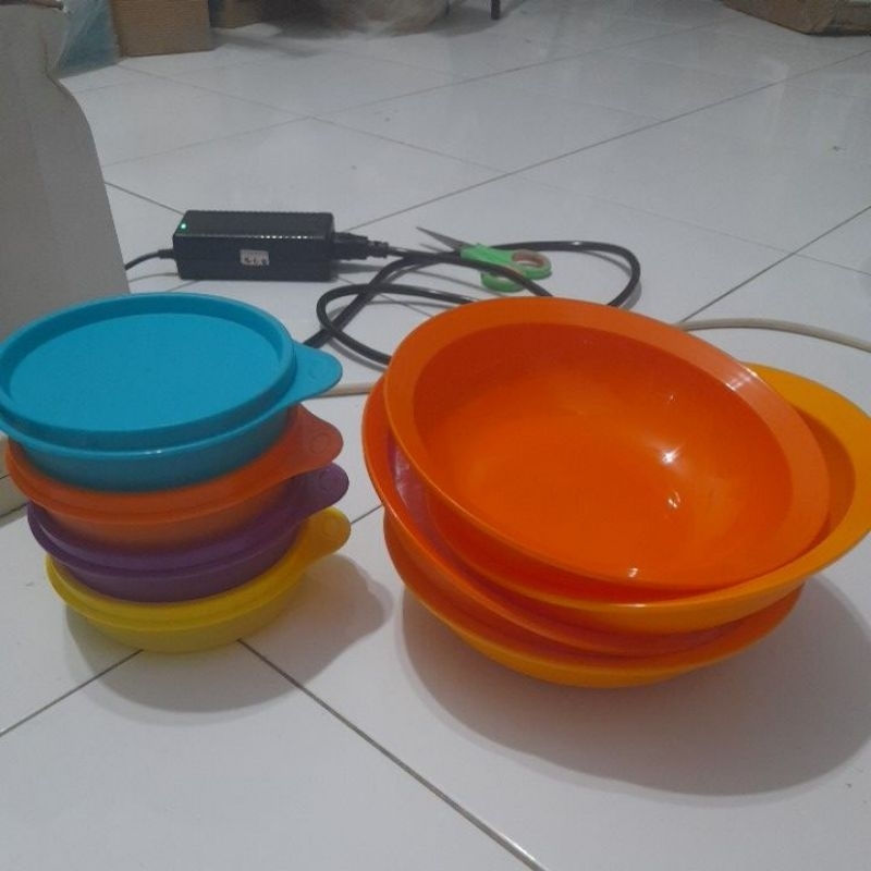 Tupperware small handy bowl atau small cressendo plate