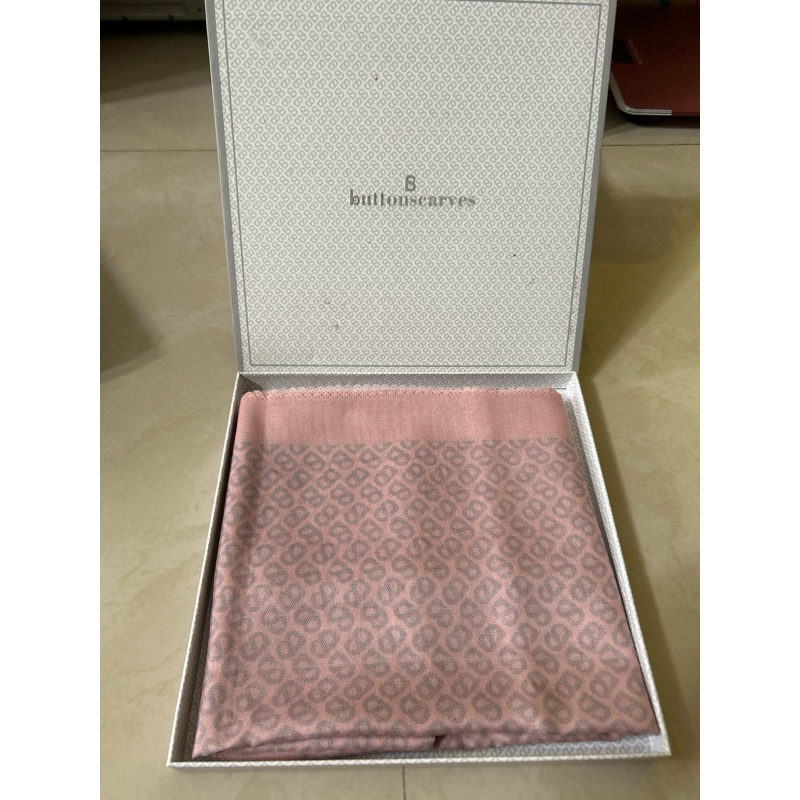 Buttonscarves tapis tea rose preloved