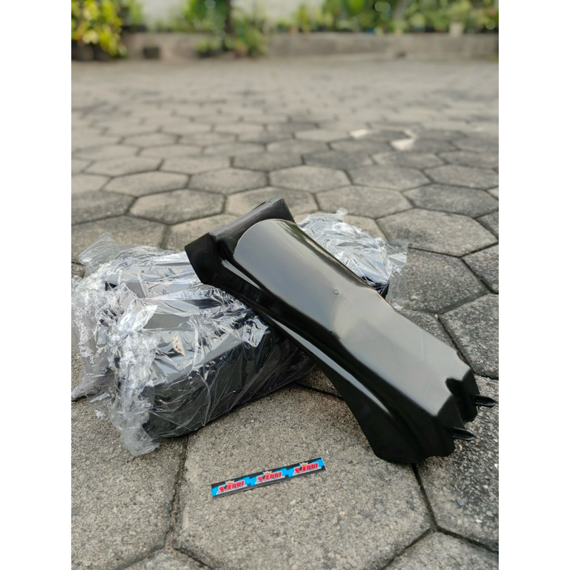 Sambungan Spakbor Belakang GL100 Bahan Tebal