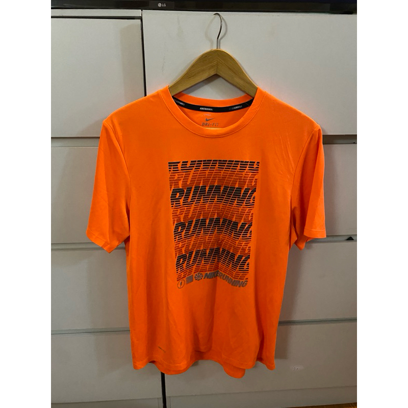 baju lari Nike preloved