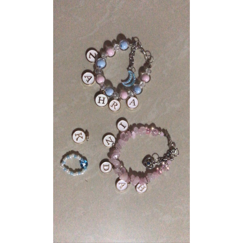 gelang charm 5 huruf