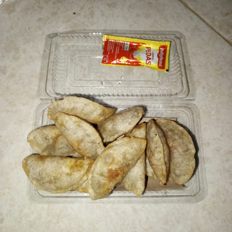 

cireng Mamachi isi ayam suwir 20 pcs per kemasan