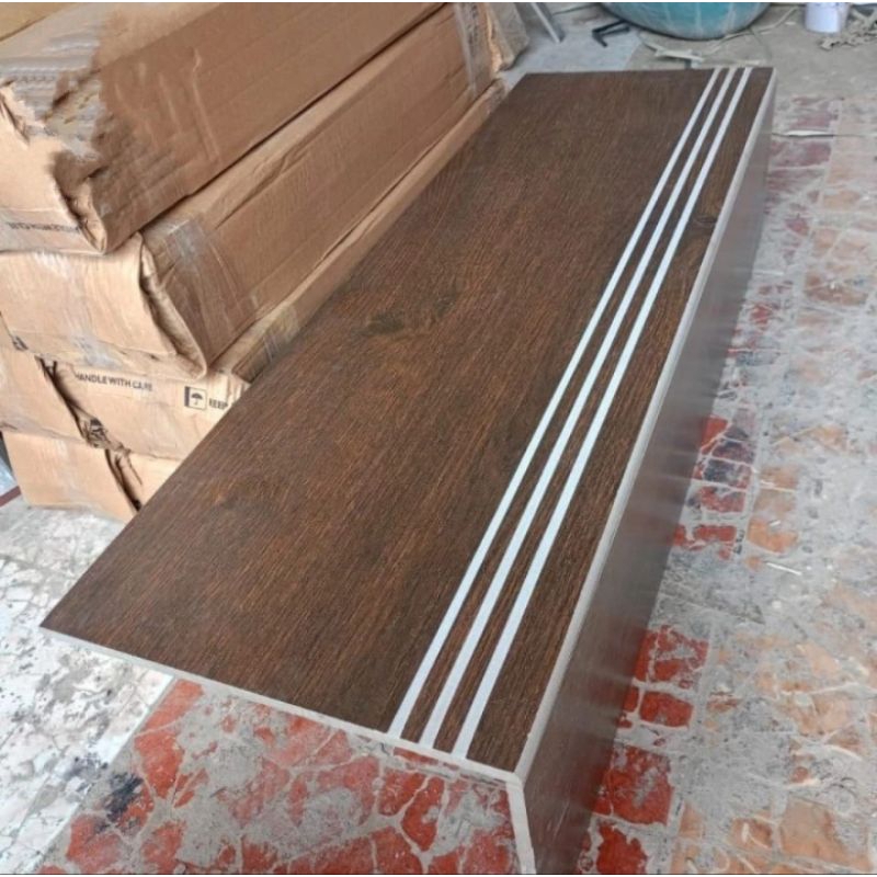 Granit/Keramik Tangga/Lantai Tangga(30x90 20x90/30x100 20x100/30x120 20x120) Motif Serat Kayu Borneo