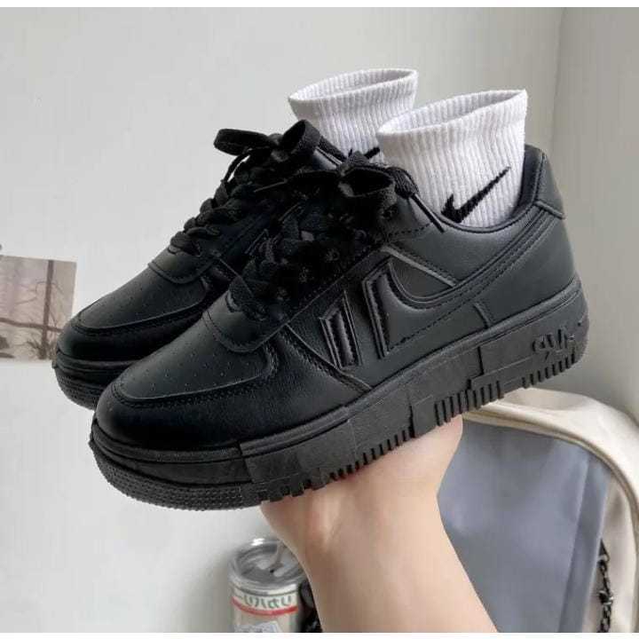 Sepatu Sneakers Wanita Sepatu Sekolah Cewek HItam Polos