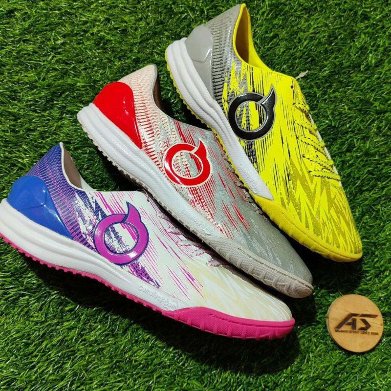 Sepatu futsal ortuseight original 100% sepatu futsal ortuseight original