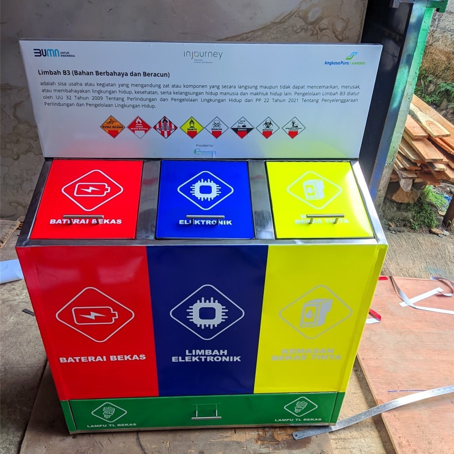 Tempat sampah Dropbox limbah B3