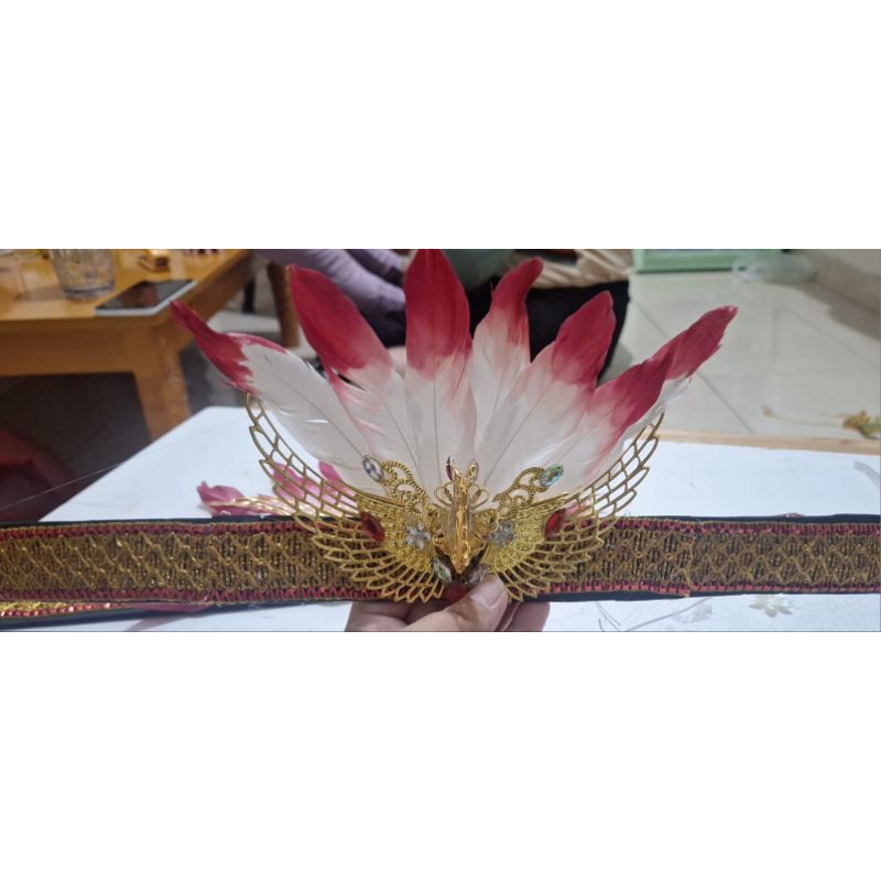 aksesoris ikat kepala sayap burung bulu merah putih