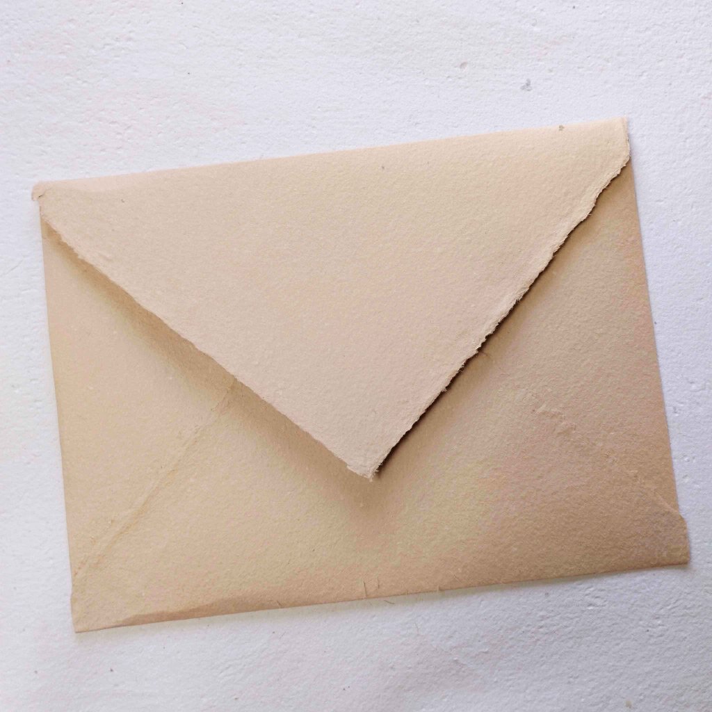 

Amplop Handmade C5 Clay – Vintage & Unik, Kertas Daur Ulang