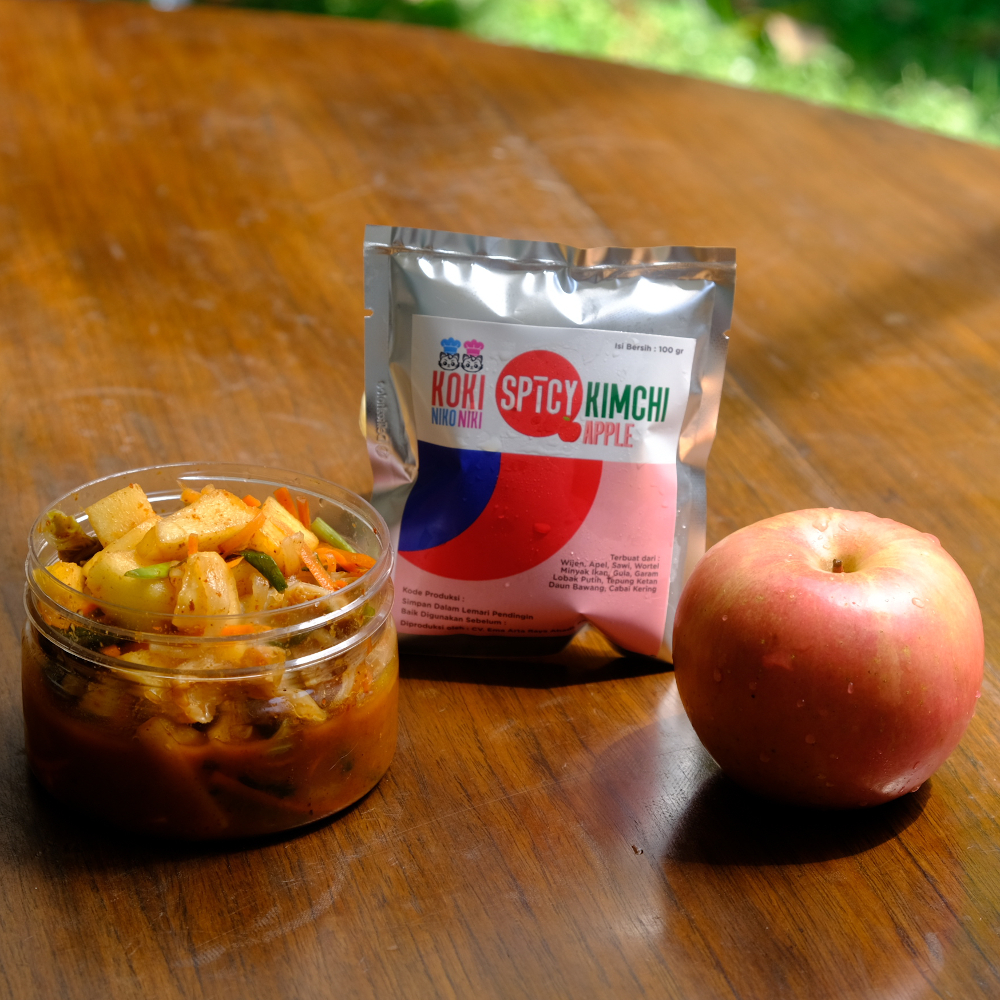 

Kimchi Apel (Irisan Apel + Sawi) 100 gr - Apple Kimchi - Kimchi Korea Halal - Kimchi Halal