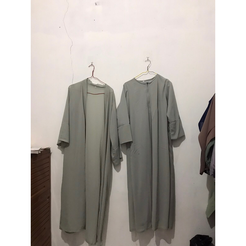 Preloved Set Abaya Outer Merek Himosly