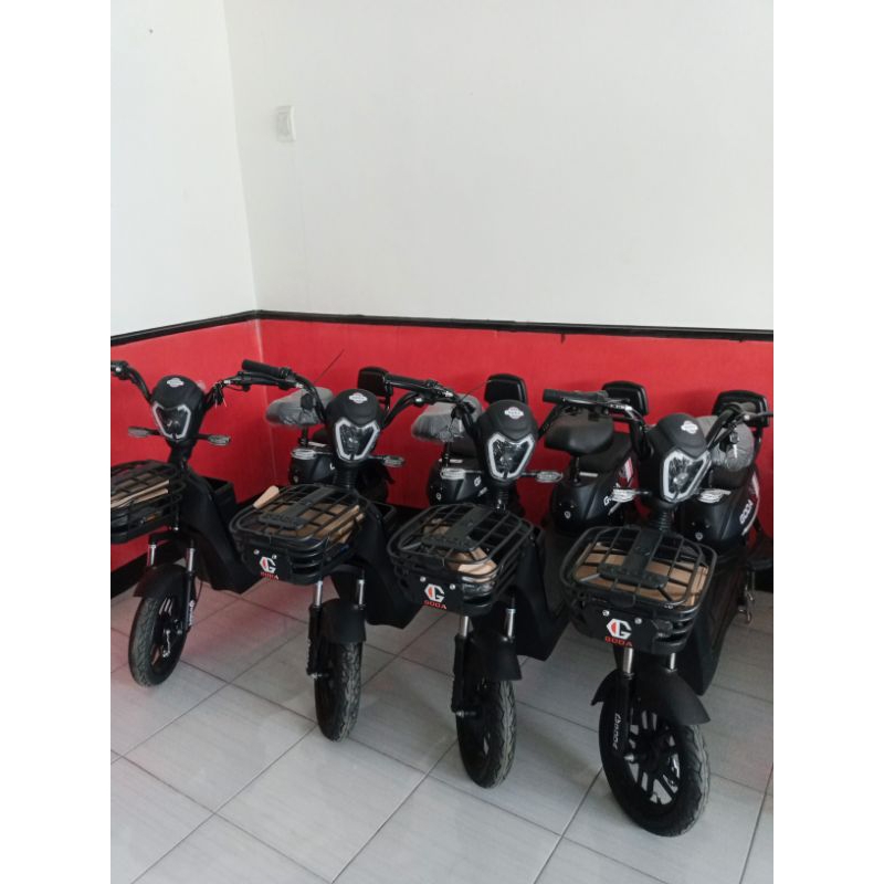 SEPEDA LISTRIK GODA GD 140A HITAM LIMITED EDITION COLOUR