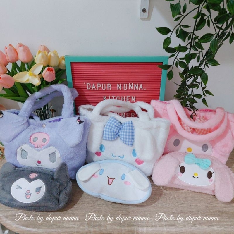 

TAS BULU SANRIO | TAS BULU MELODY | TAS BULU CINNAMOROL | TAS BULU KUROMI | POUCH SANRIO