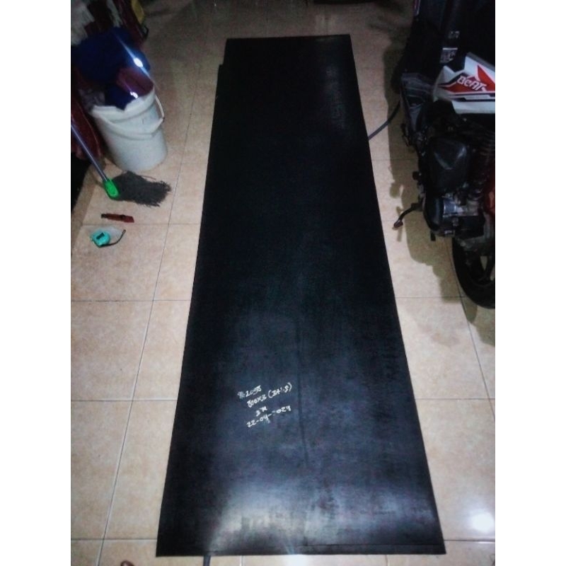 karpet karet lumpur truk kontener (Hino Fuso)