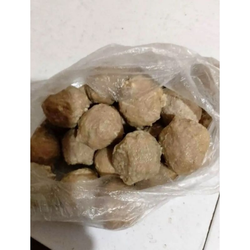 

Pentol daging jumbo mix ayam sapi isi 25 pcs free saos