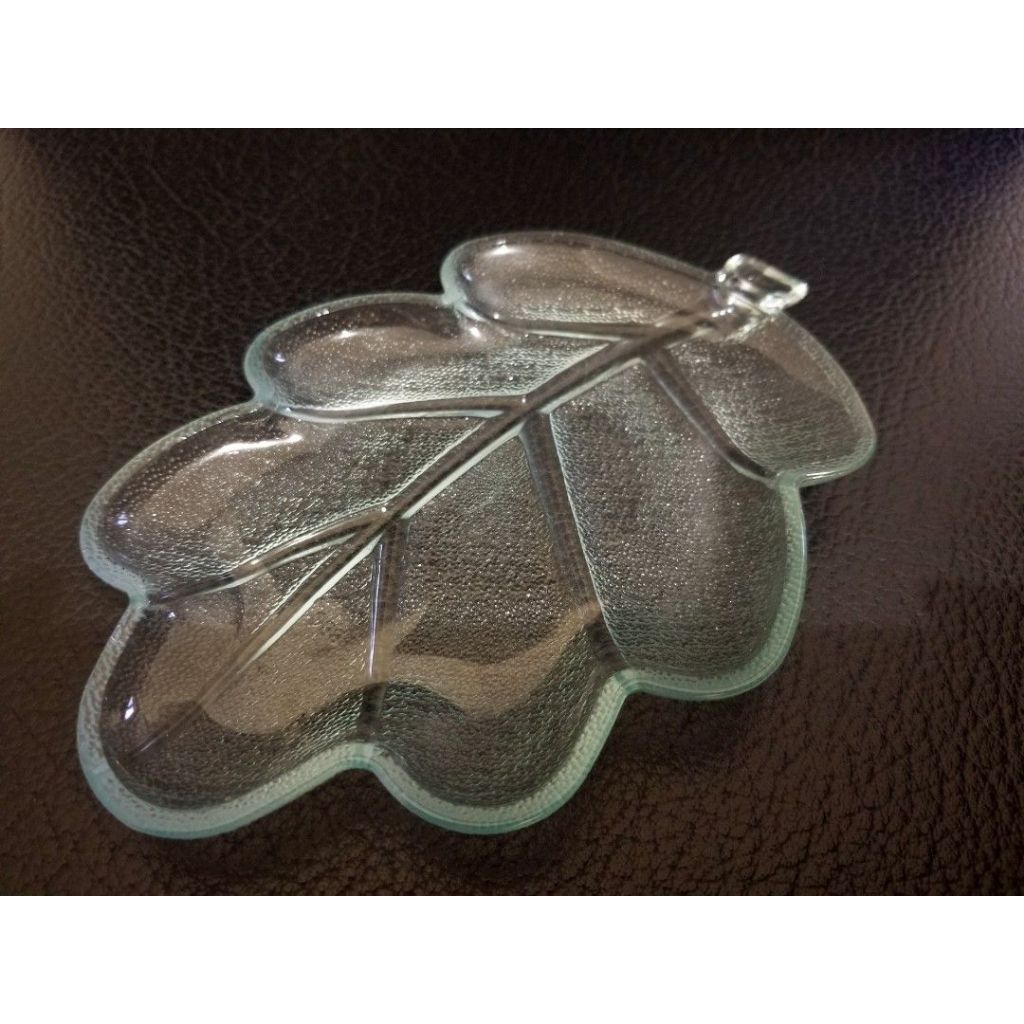 Piring kecil / asbak / lepek / motif daun kaca