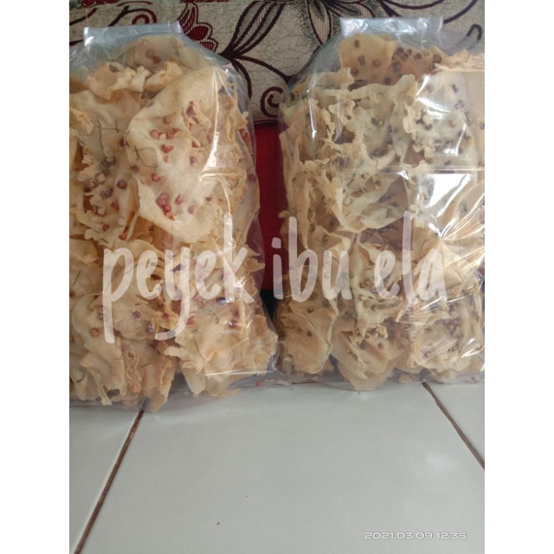 

peyek/Rempeyek kacang tanah Renyah & Gurih 250gram