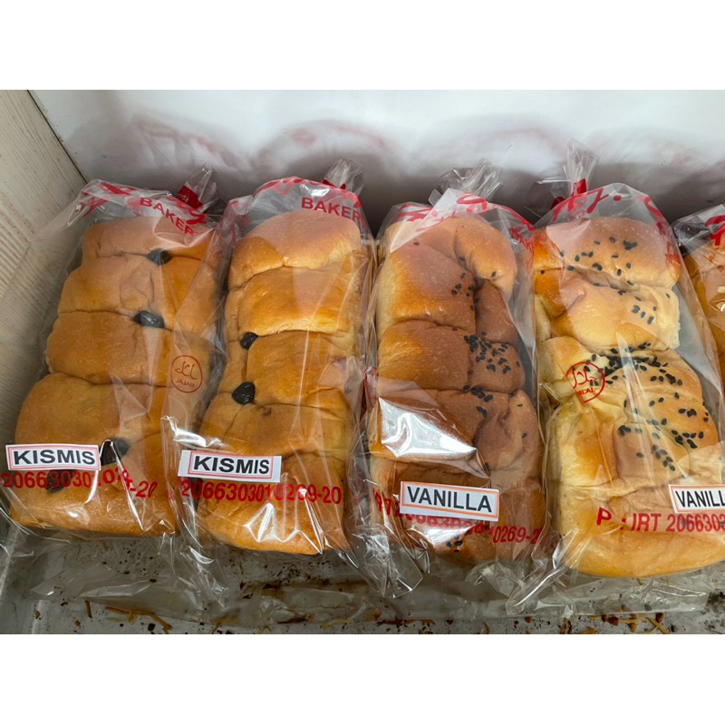 

ROTI HJ.ENONG (ISI) COKLAT / VANILLA / COKLAT KACANG / SARIKAYA / KISMIS + sudah dapat packing tambahan