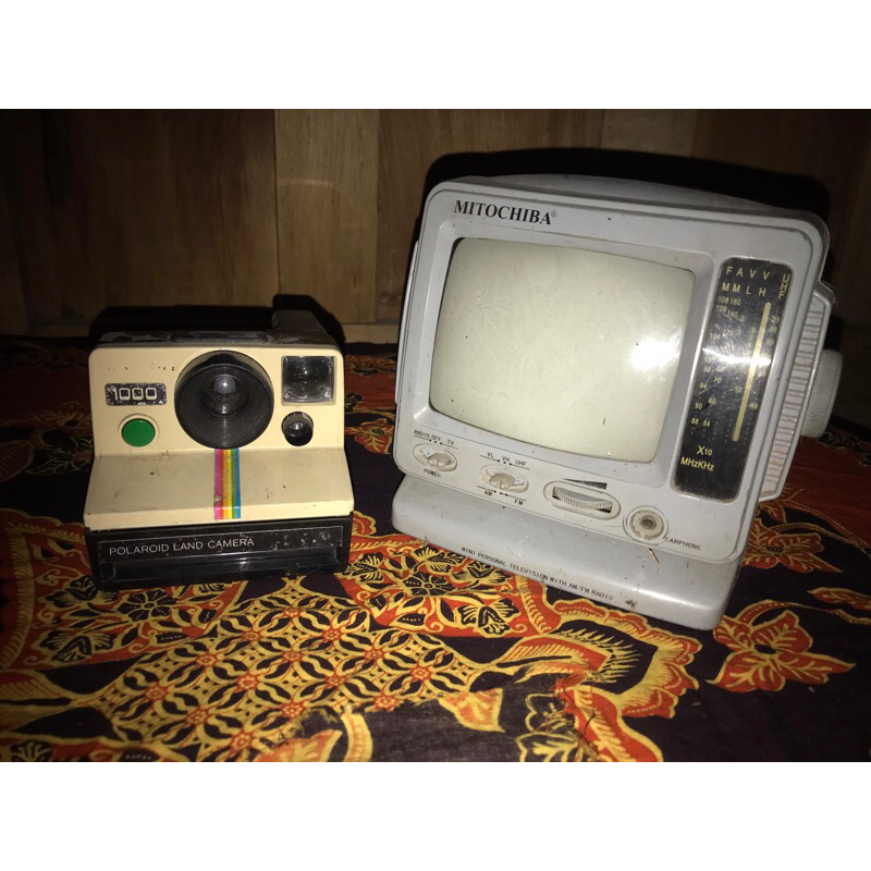 camera dan tv jadul mini untuk display di ruangan atau di dalam kamar