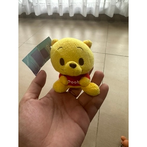 boneka kecil pooh