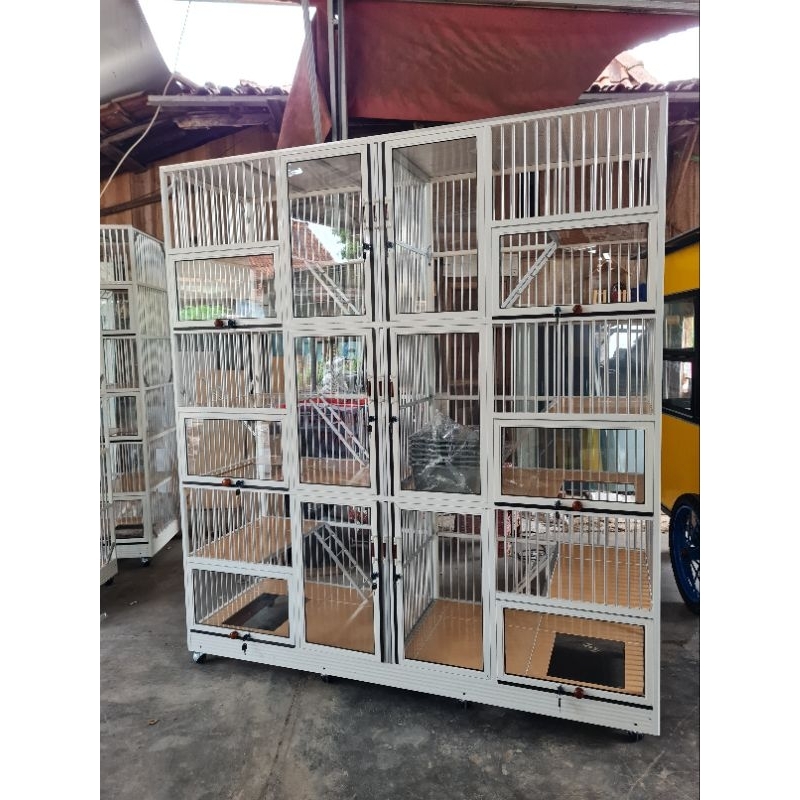 Kandang kucing berbahan aluminium pintu 6 sangat pas dengan kucing yang sangat banyak cat