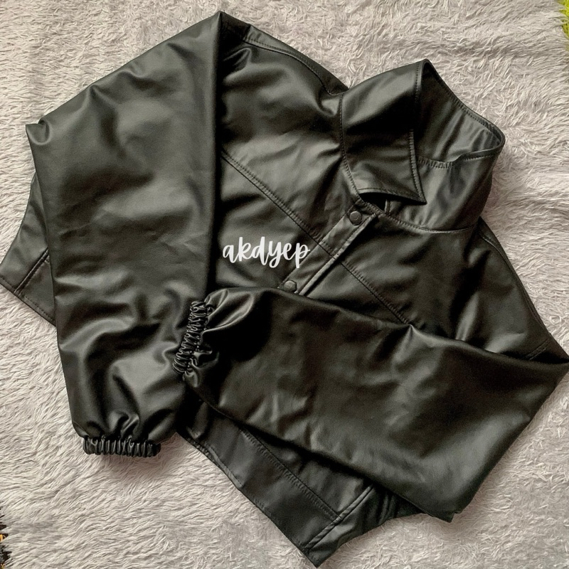 Jaket crop kulit wanita oversize terbaru