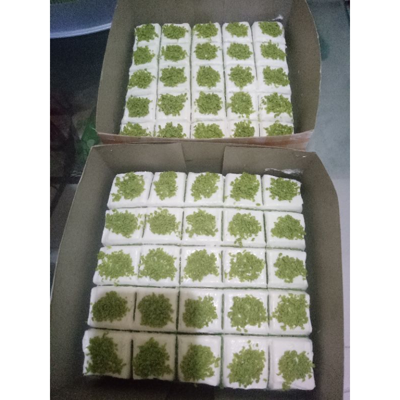 

Brownies pandan greentea /size 20cm