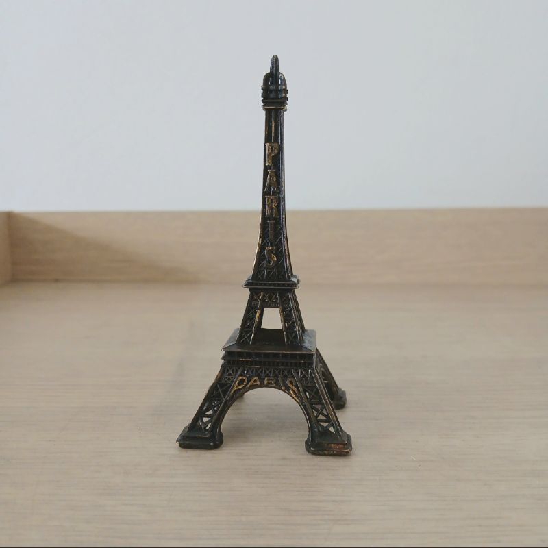 miniatur menara Eiffel Paris