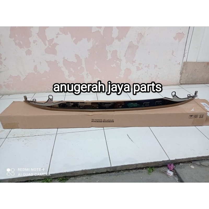 Trunklid List Bagasi Black Chrome Fortuner Facelift 2021 Original