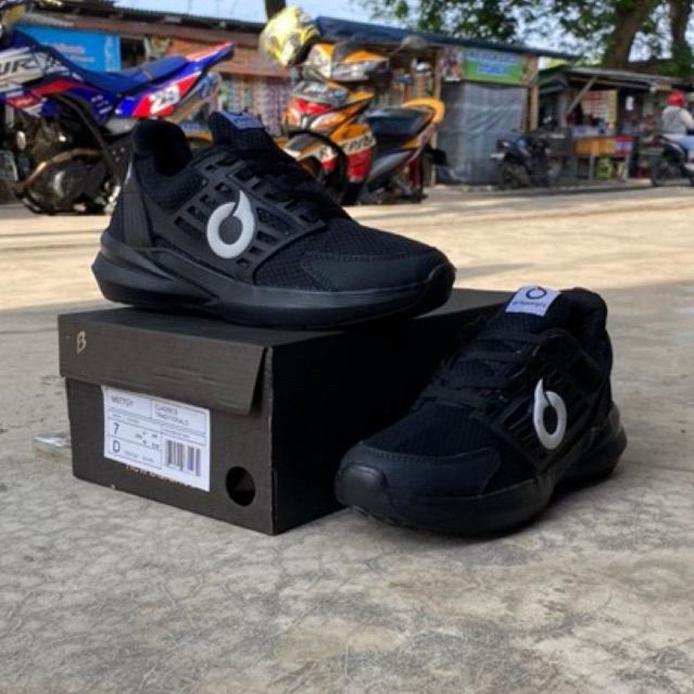 Sepatu Runing Ortuseight Original Dewasa Pria/Wanita Terbaru 2024 Putih Polos White Premium Quality 