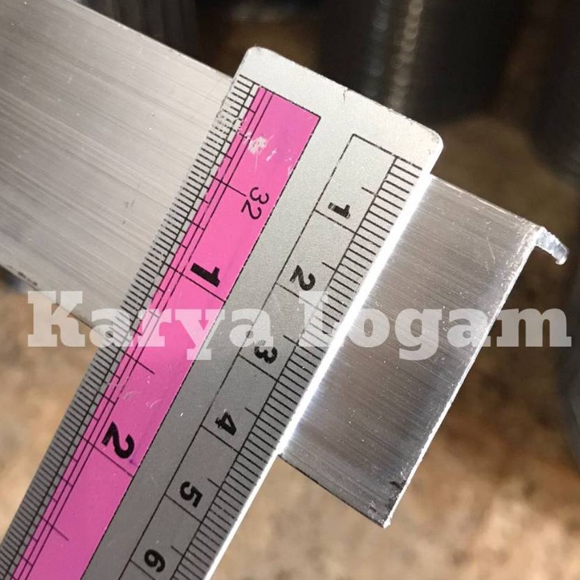 HJ6 Siku Aluminium 4 cm x 4 cm x 2 mm x 1 meter