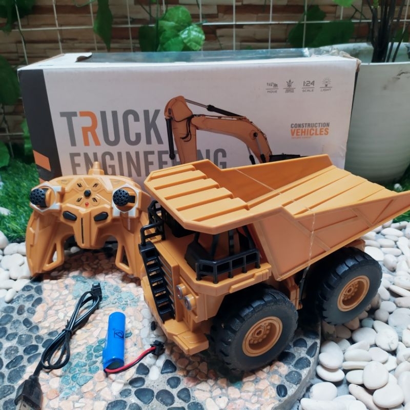 RC DUMP TRUCK HUINA 1582 BESAR 2.4 Ghz BATERAI CHARGE - MAINAN RC KONTRUKSI HUINA DUMP TRUCK BESAR  