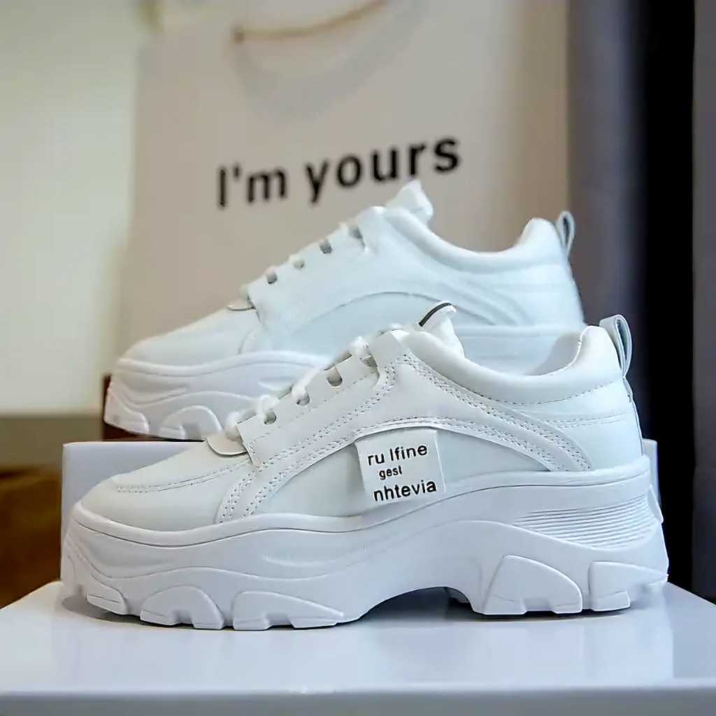 Sepatu Sneakers Wanita Korea HR01-11 S15