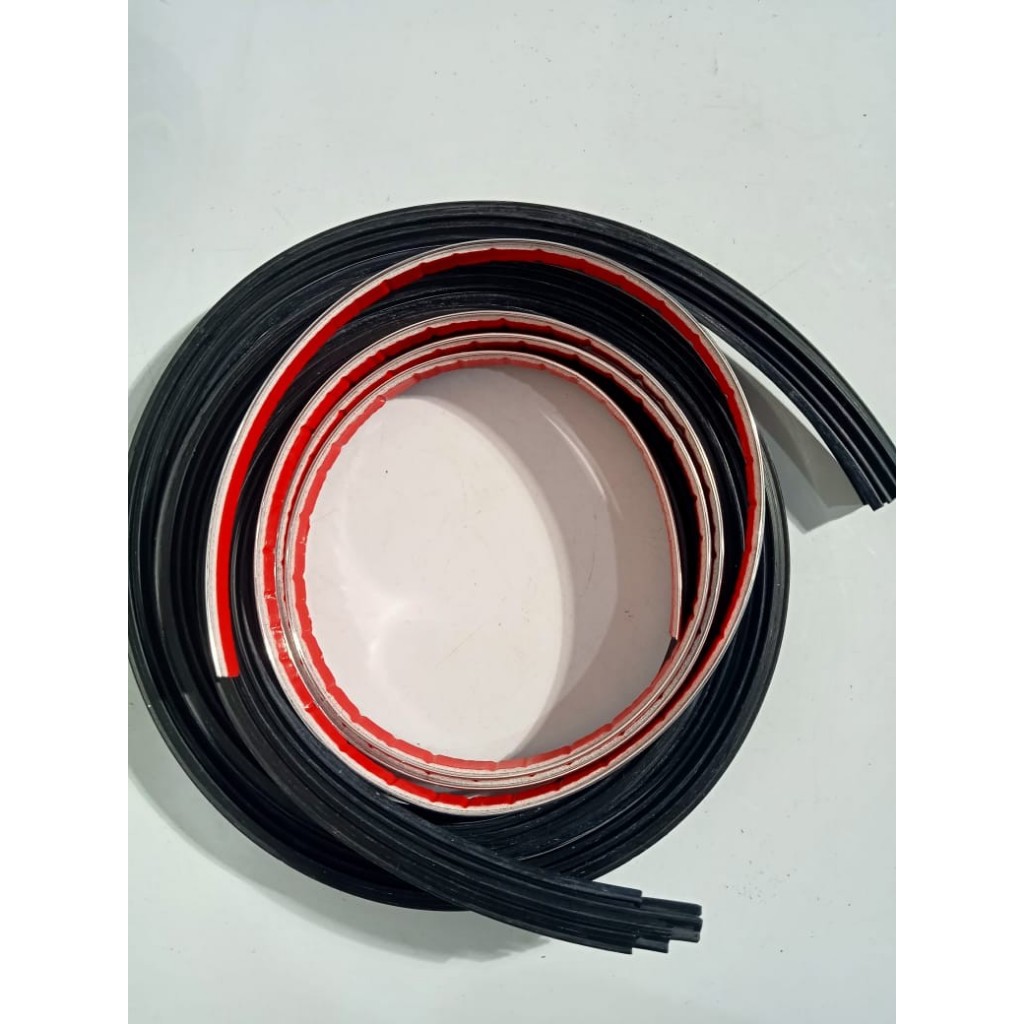 Lis Karet Kaca Depan Atas Croom Mobil Nissan Terrano